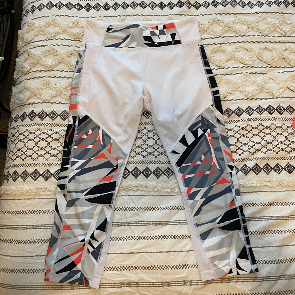 Nanette Lepore capri leggings spliced M